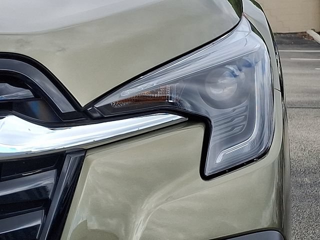 Used 2025 Subaru Ascent Limited AWD/4WD image 9