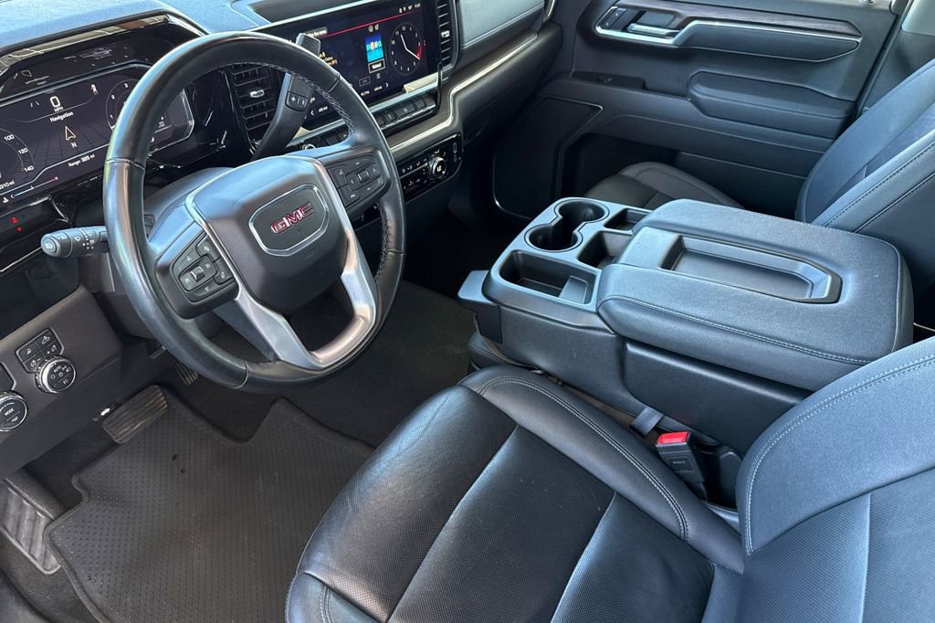 Used 2025 GMC Sierra 1500 SLT RWD image 5