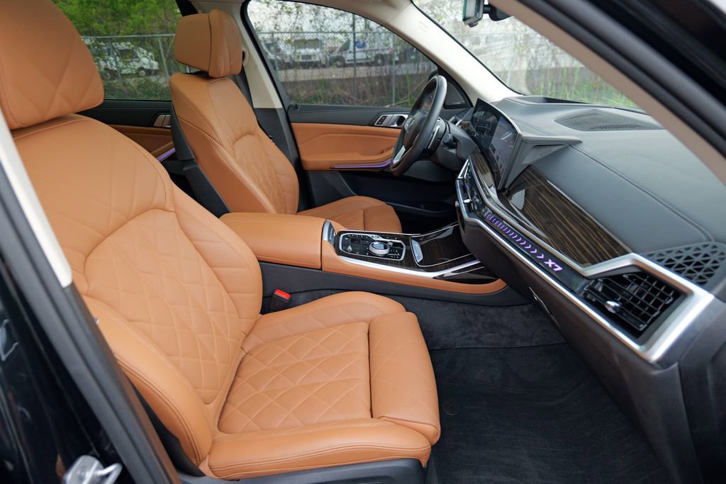 Used 2024 BMW X7 xDrive40i w/ Executive Package AWD/4WD image 41