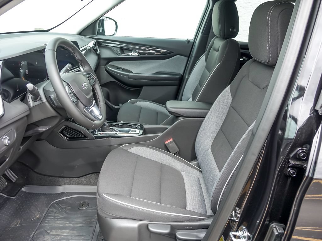 Used 2026 Chevrolet TrailBlazer LT w/ Midnight Edition FWD image 13