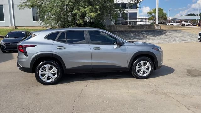 Used 2024 Chevrolet Trax LS FWD image 9
