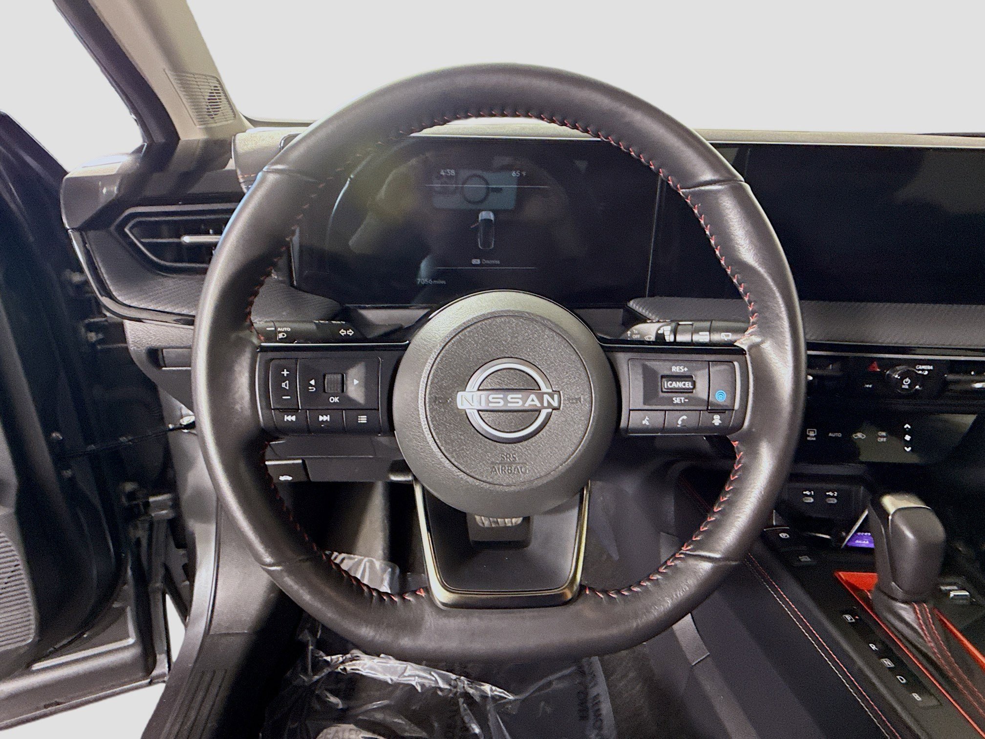Used 2025 Nissan Kicks SR w/ Interior Electronics Package image 13