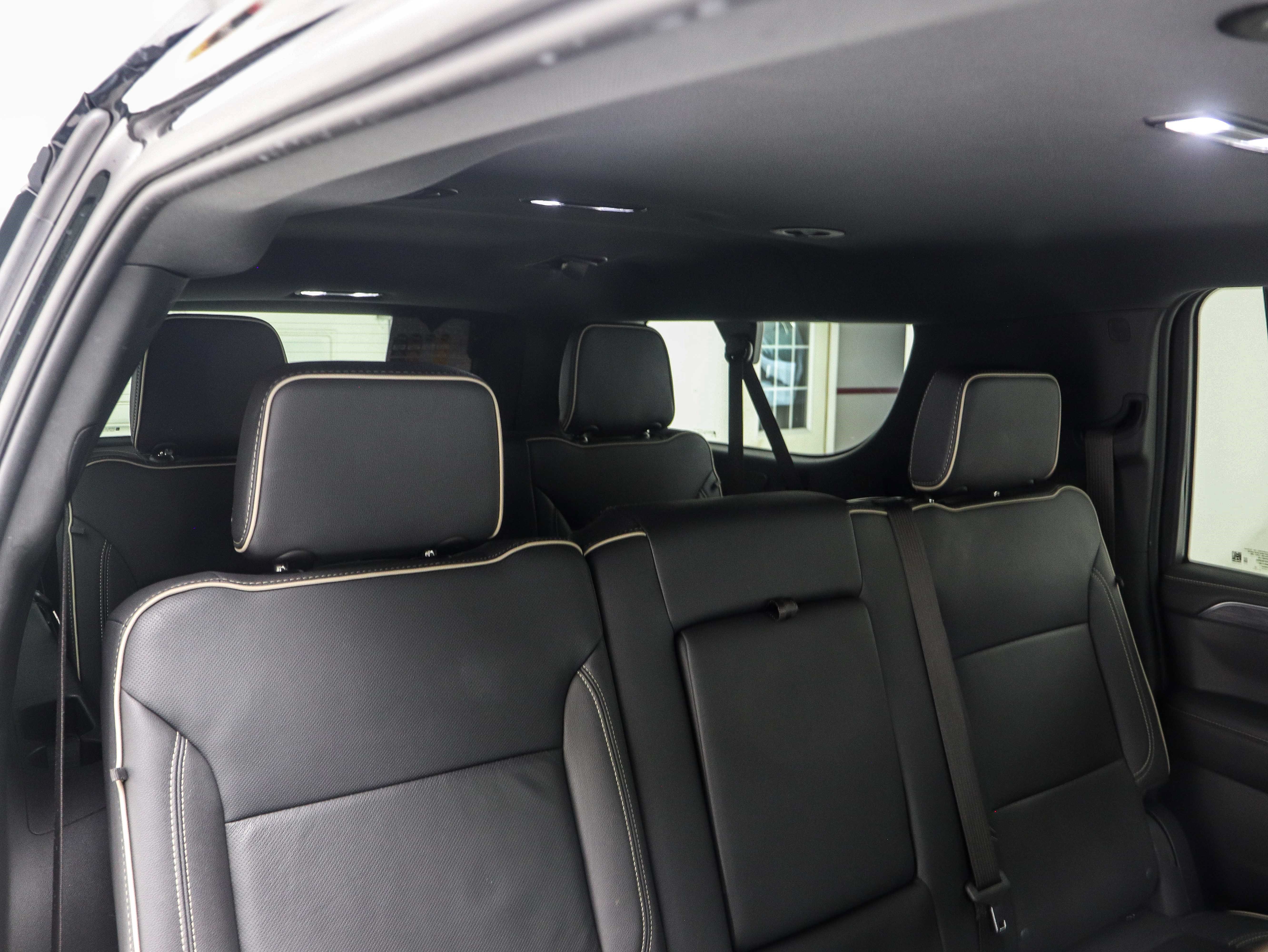 Used 2022 GMC Yukon XL SLT AWD/4WD image 12