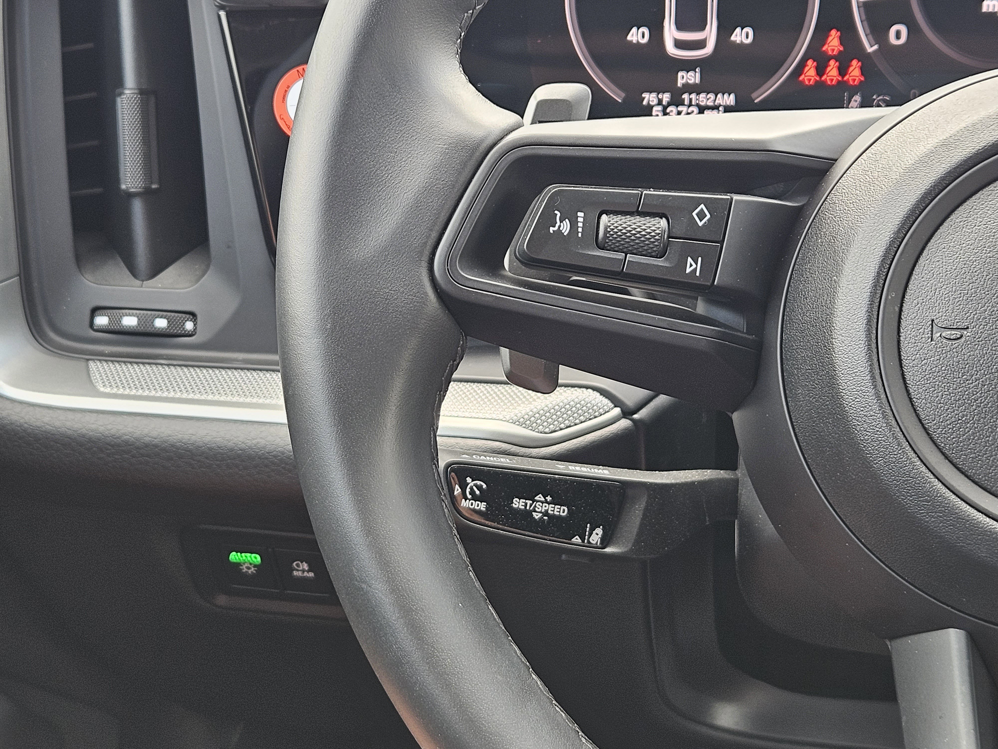 Certified 2026 Porsche Cayenne Coupe image 26