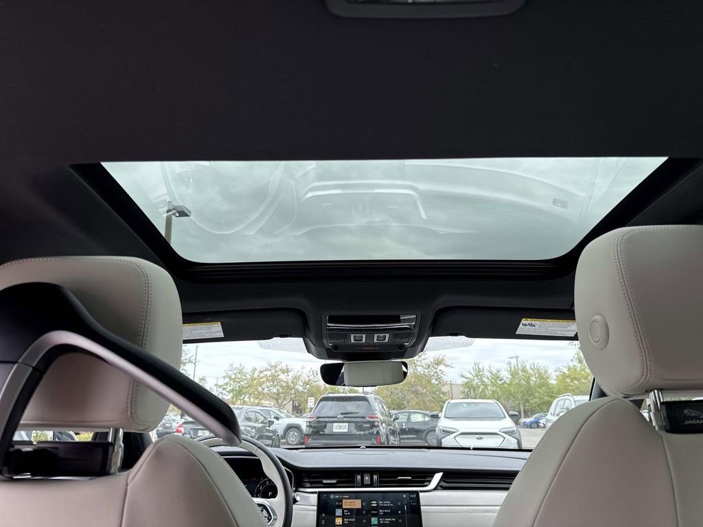 Used 2024 Jaguar XF R-Dynamic SE image 22
