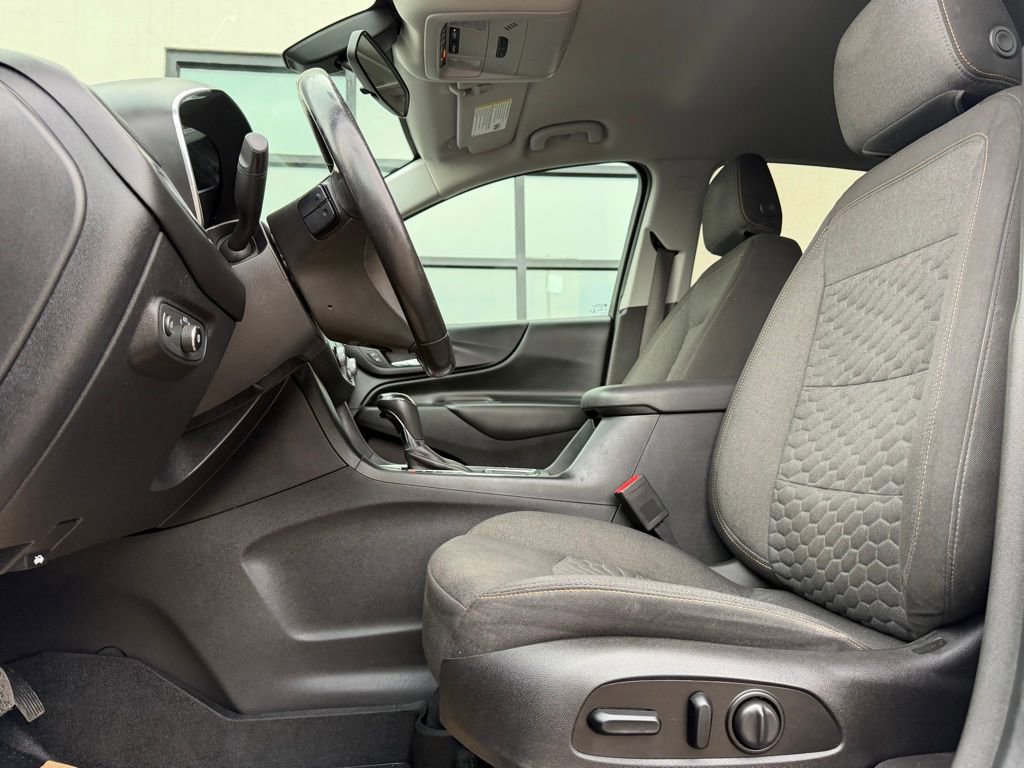 Used 2018 Chevrolet Equinox LT image 11