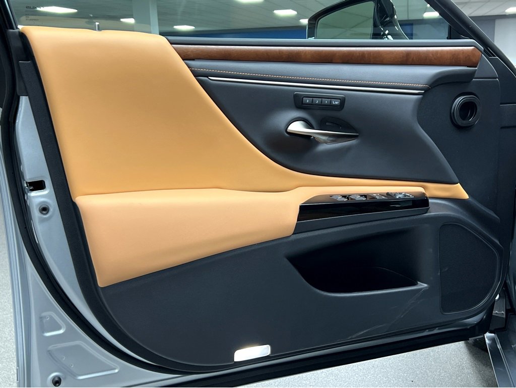 New 2025 Lexus ES 350 w/ Premium Package image 38