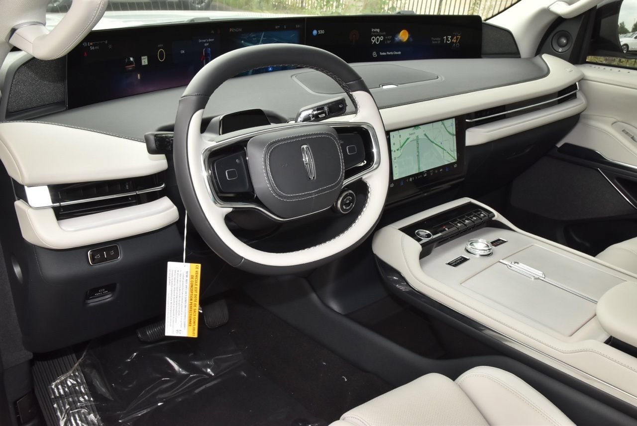 New 2026 Lincoln Navigator Reserve w/ Jet Appearance Package AWD/4WD image 37