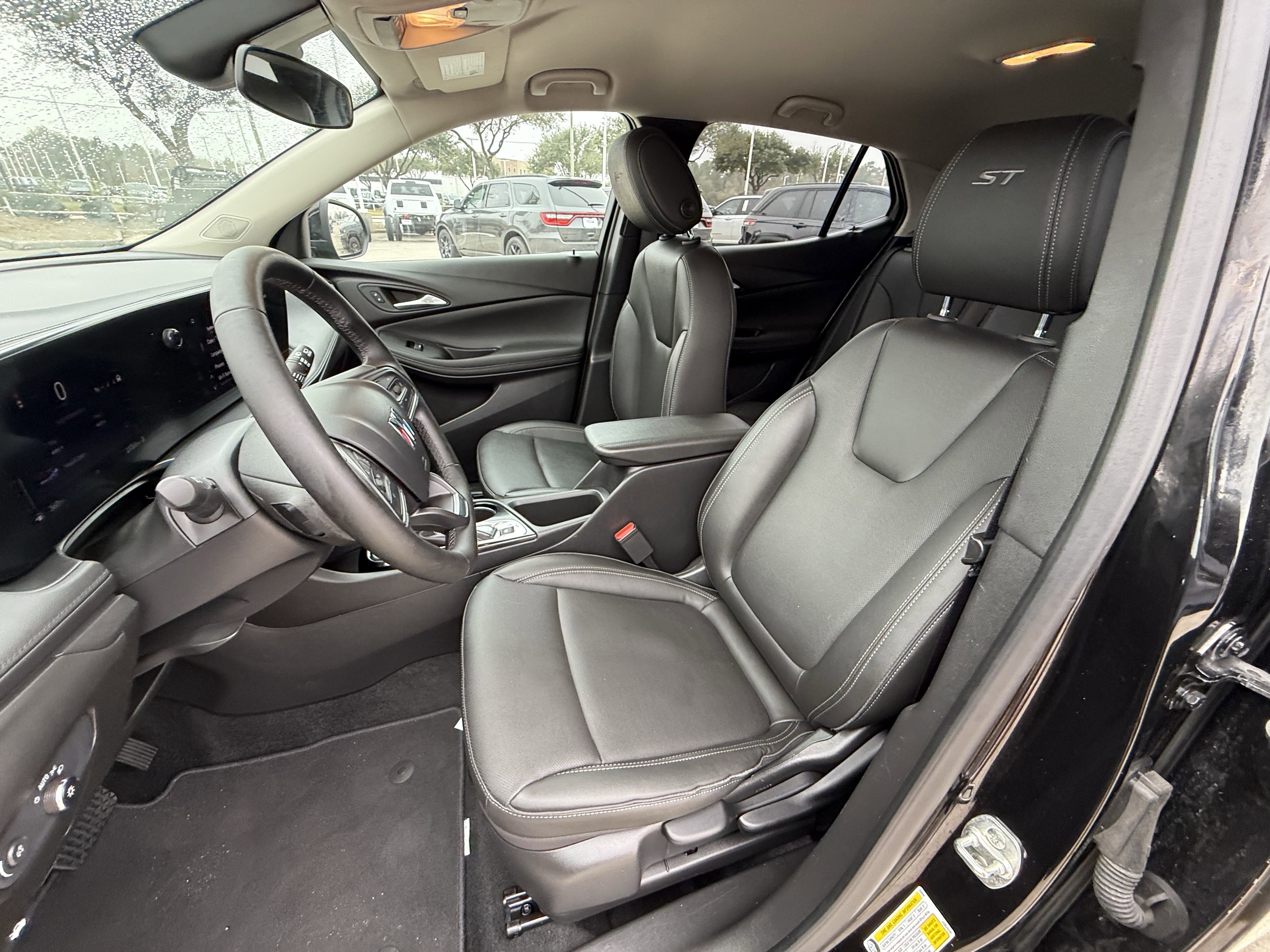 Used 2024 Buick Encore GX Sport Touring image 28