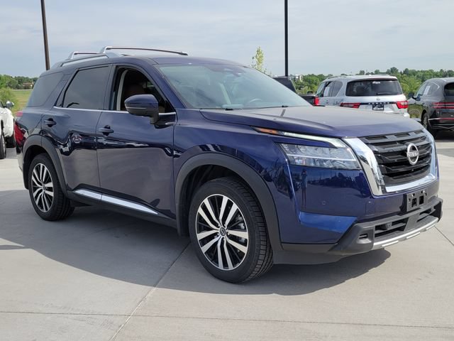 Used 2023 Nissan Pathfinder Platinum AWD/4WD image 4