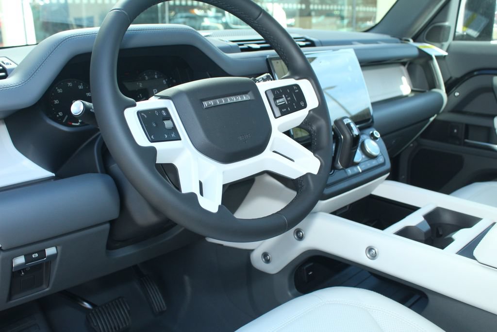 New 2026 Land Rover Defender 130 X-Dynamic SE AWD/4WD image 12