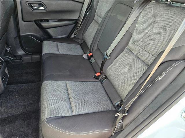 Used 2025 Nissan Rogue SV image 18