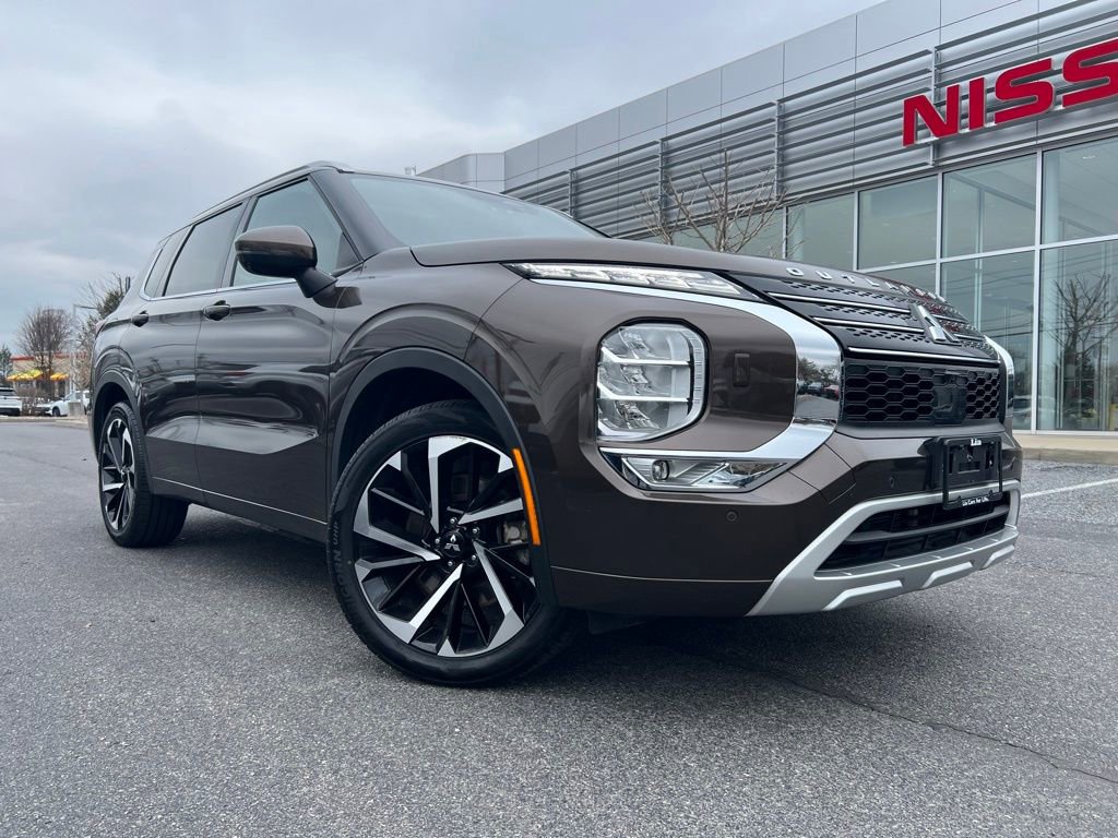 Used 2022 Mitsubishi Outlander SEL video 2