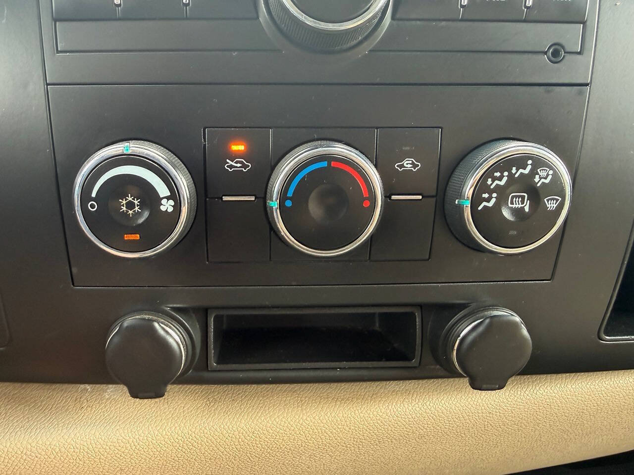 Used 2010 GMC Sierra 2500 SLE AWD/4WD image 30
