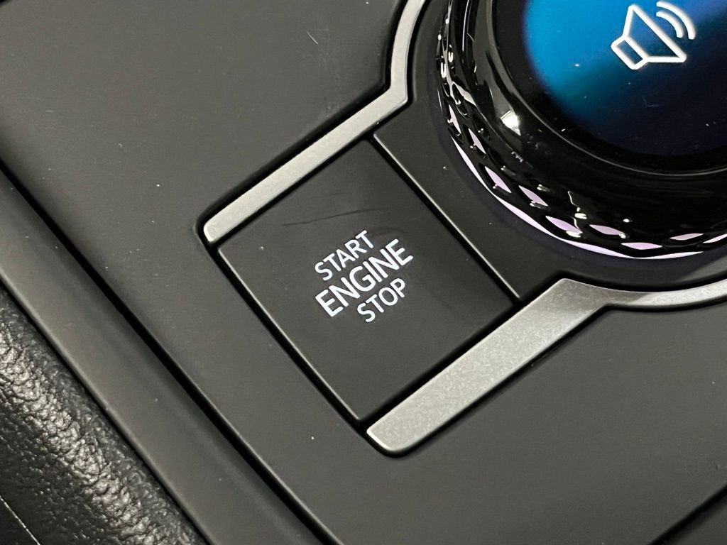 New 2025 Volkswagen Tiguan SE image 17