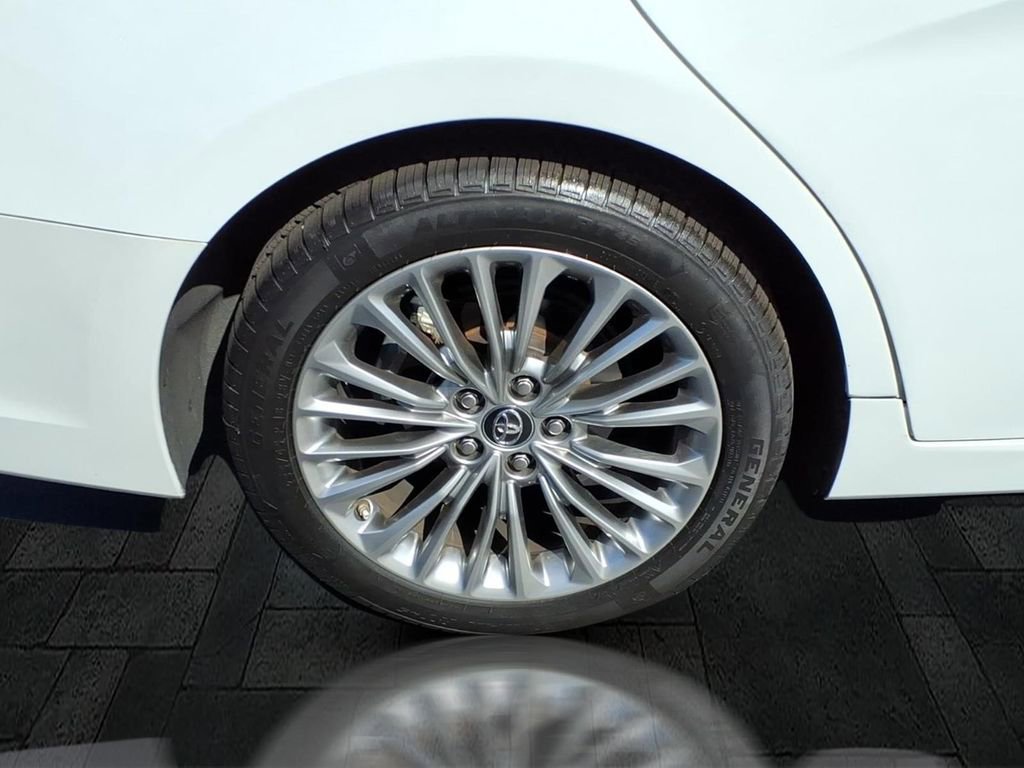 Used 2019 Toyota Avalon Limited w/ Advanced Safety Package image 10