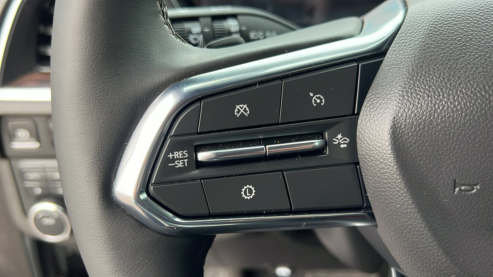 Certified 2025 Chevrolet Tahoe Z71 w/ Comfort Package image 31