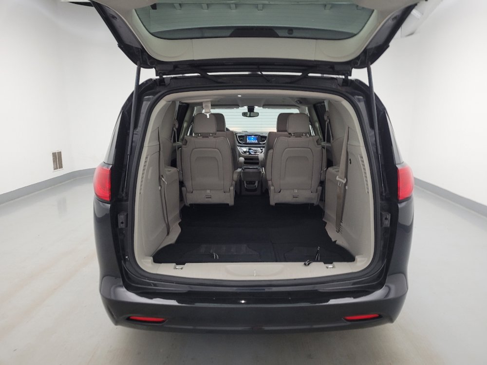 Used 2021 Chrysler Voyager Lxi FWD image 29