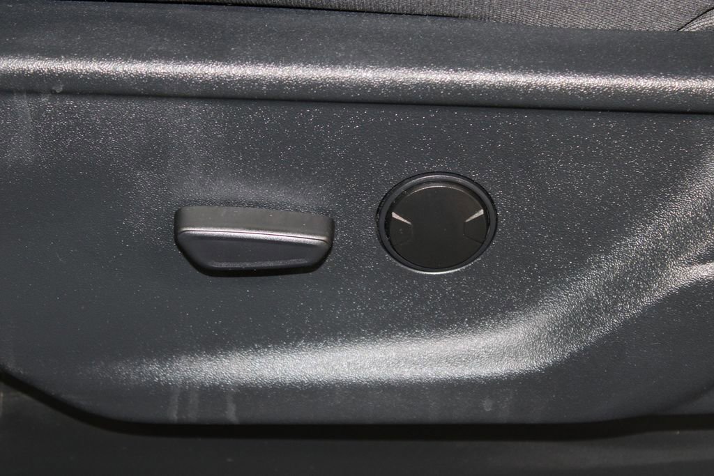 Used 2025 Ford F150 XLT w/ Equipment Group 301A Standard image 21