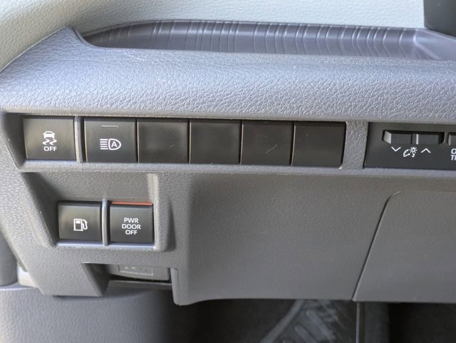 Used 2023 Toyota Sienna Limited image 23