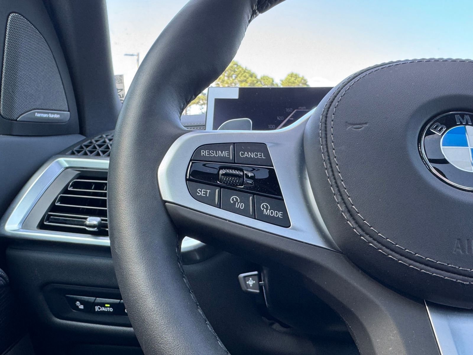 Used 2026 BMW X5 xDrive40i w/ M Sport Package image 25