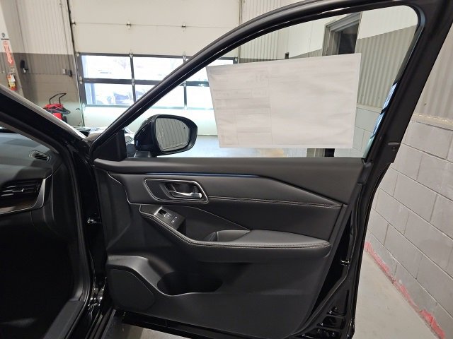 New 2026 Nissan Rogue Platinum image 24