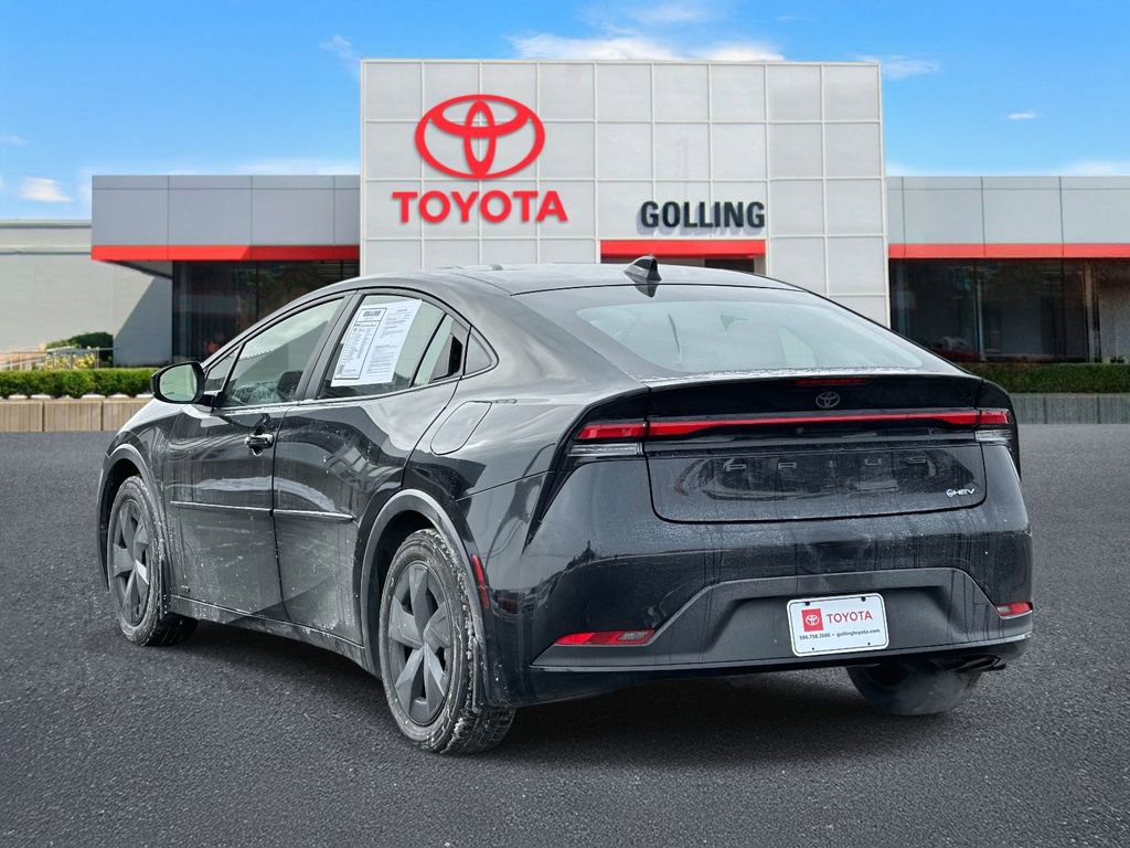 Used 2025 Toyota Prius LE image 4