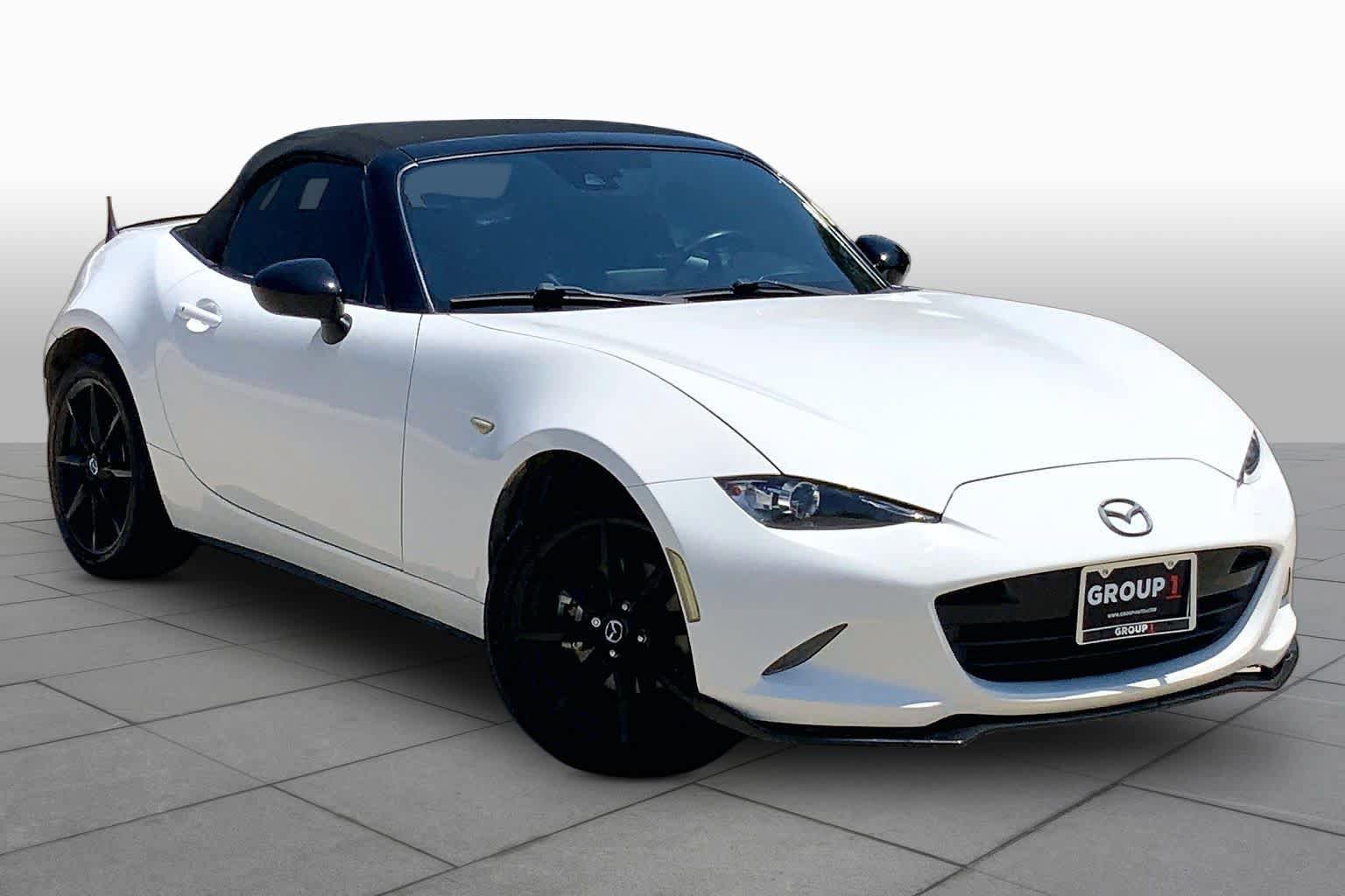 Used 2021 MAZDA MX-5 Miata Club RWD image 3