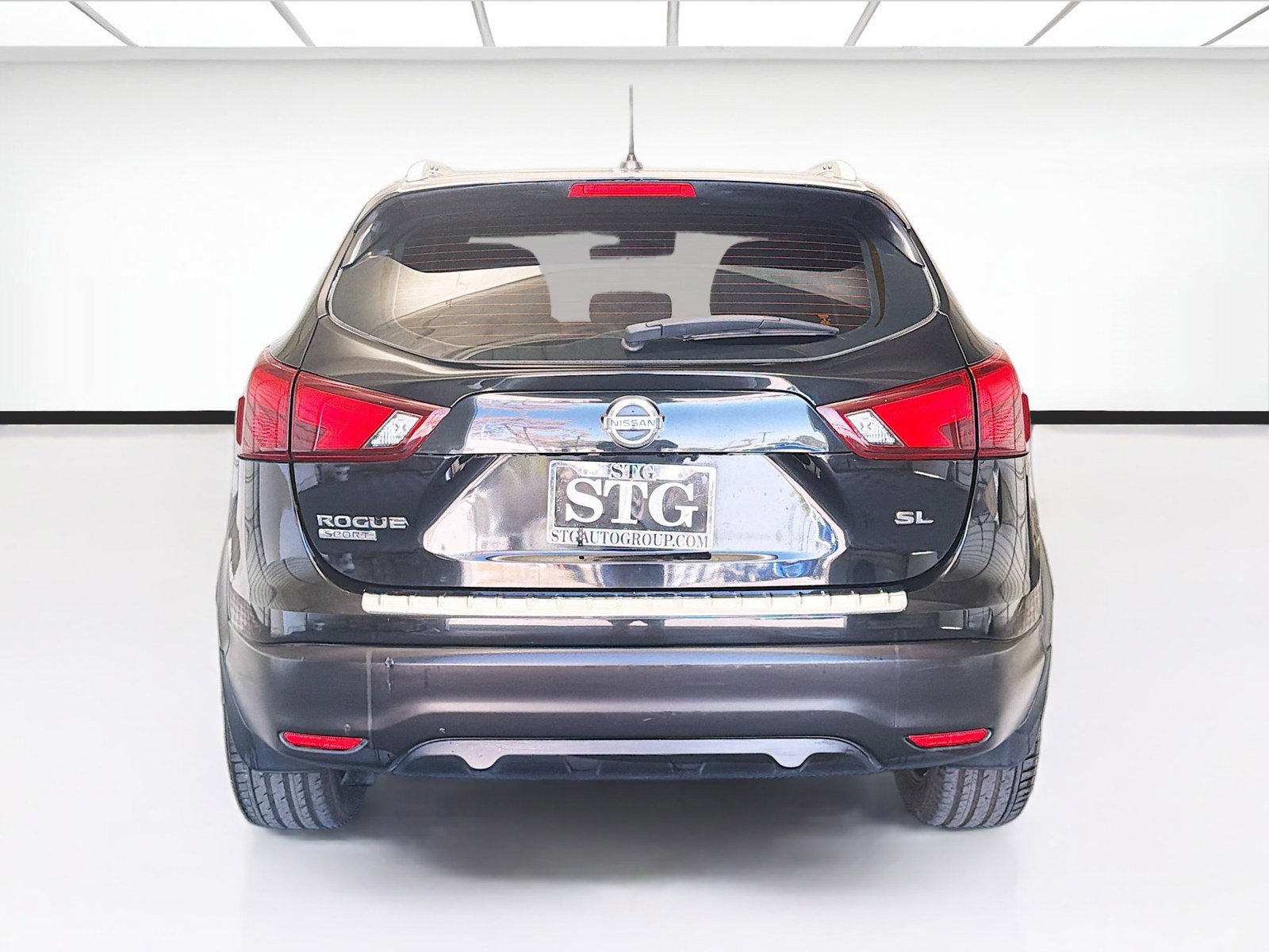 Used 2017 Nissan Rogue Sport SL w/ SL Premium Package FWD image 5