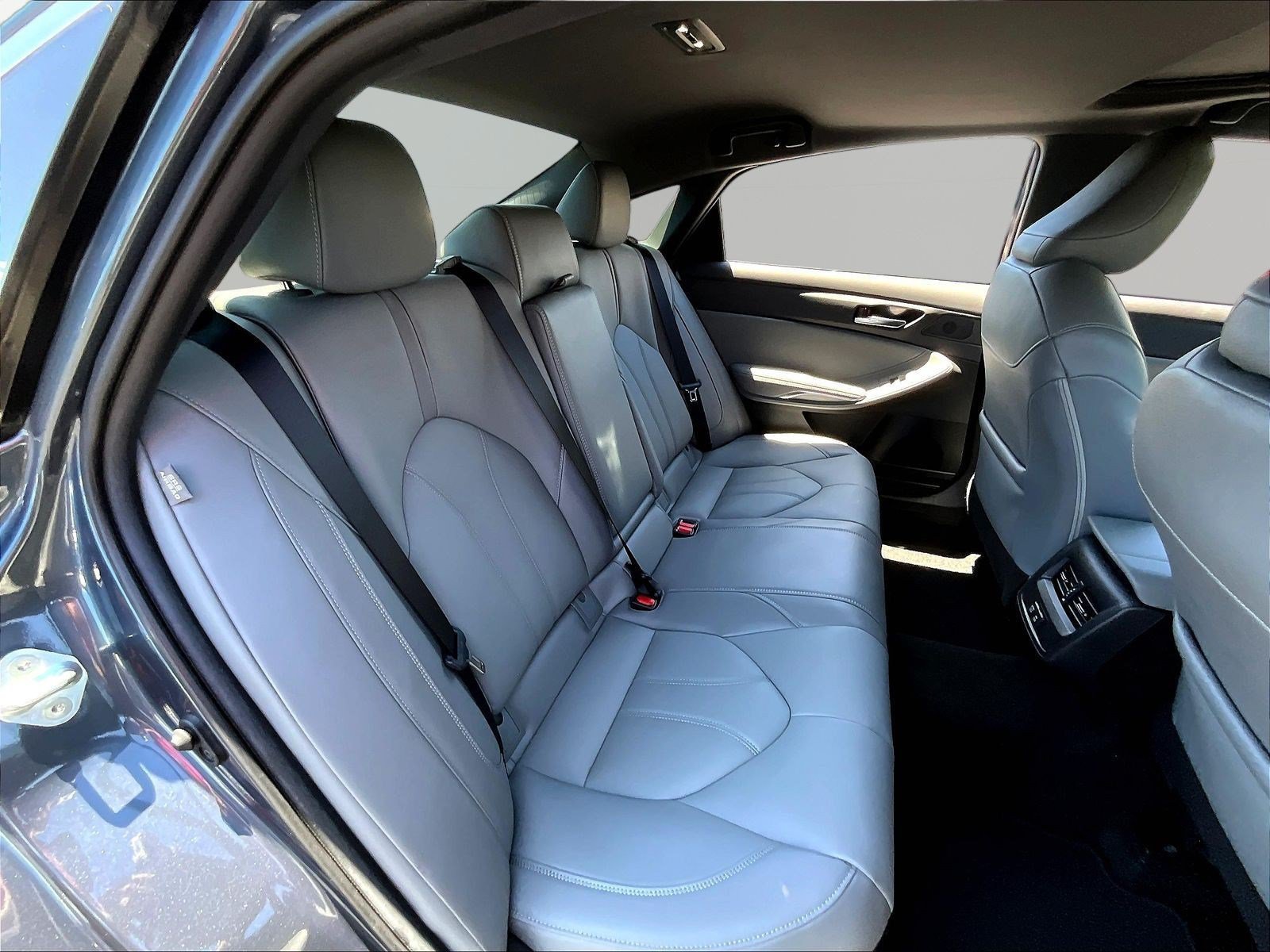 Used 2021 Toyota Avalon XLE w/ Moonroof Package FWD image 25