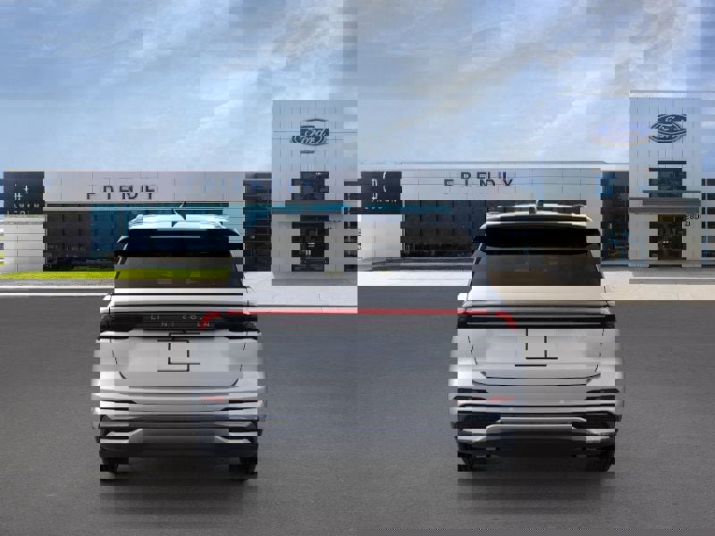 New 2025 Lincoln Nautilus Reserve image 5