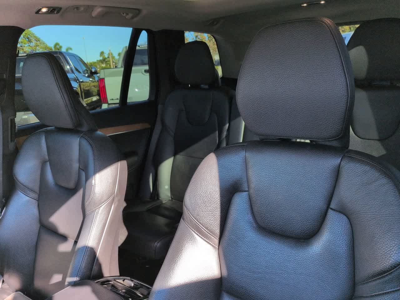 Used 2022 Volvo XC90 T5 Momentum AWD/4WD image 8