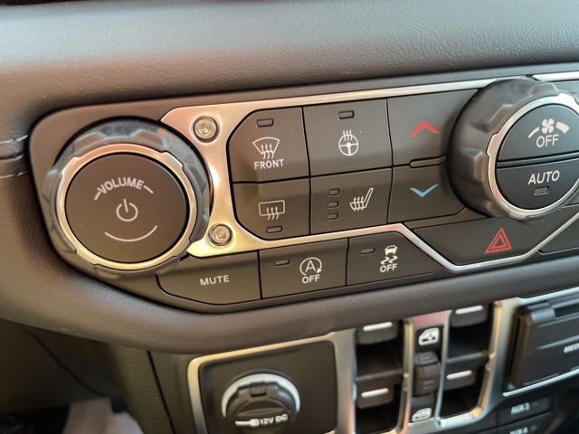 New 2025 Jeep Gladiator Sport image 19