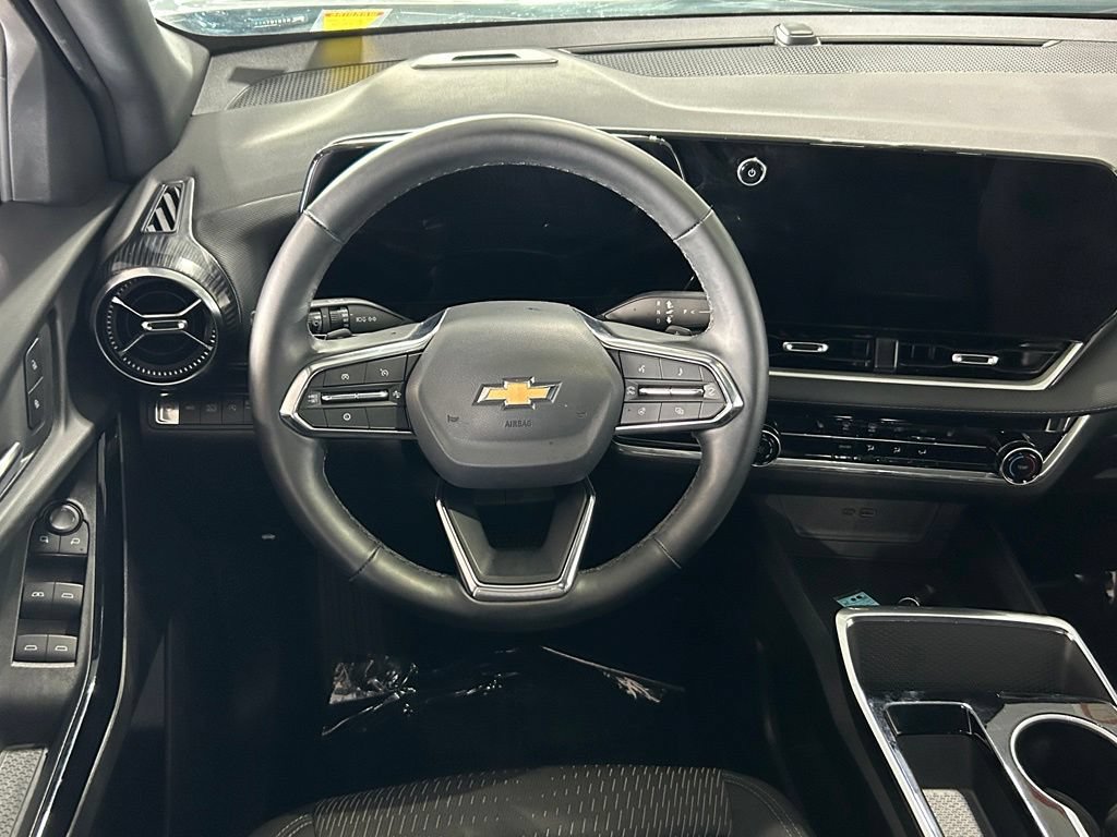Used 2025 Chevrolet Equinox LT AWD/4WD image 8