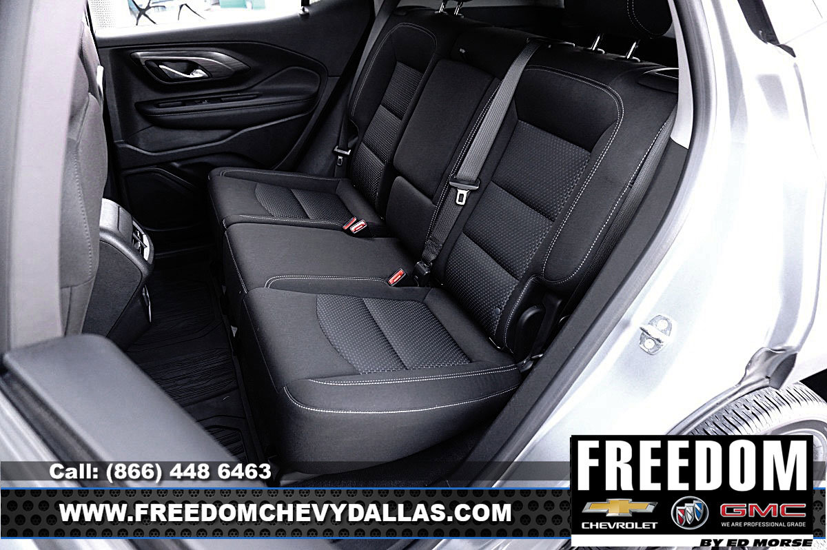 Used 2024 GMC Terrain SLE w/ Driver Convenience Package image 10