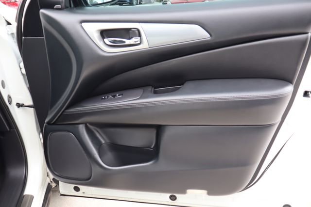 Used 2018 Nissan Pathfinder SL w/ Midnight Edition Package image 32