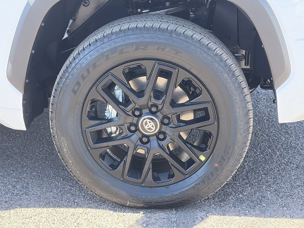 New 2026 Toyota Tundra Limited AWD/4WD image 9