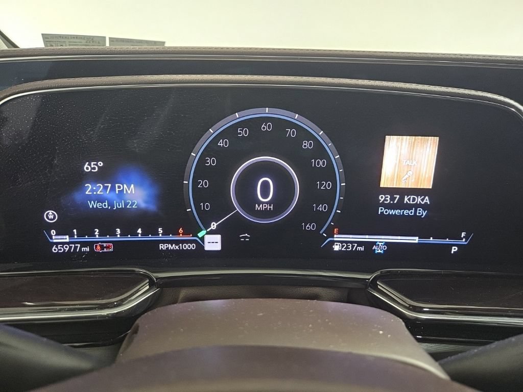 Used 2022 Cadillac Escalade ESV Sport Platinum w/ LPO, ONYX Package AWD/4WD image 11
