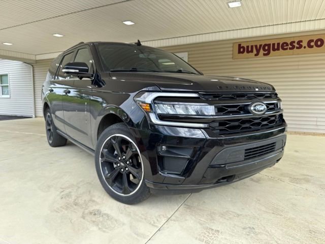 Used 2024 Ford Expedition Limited AWD/4WD image 2