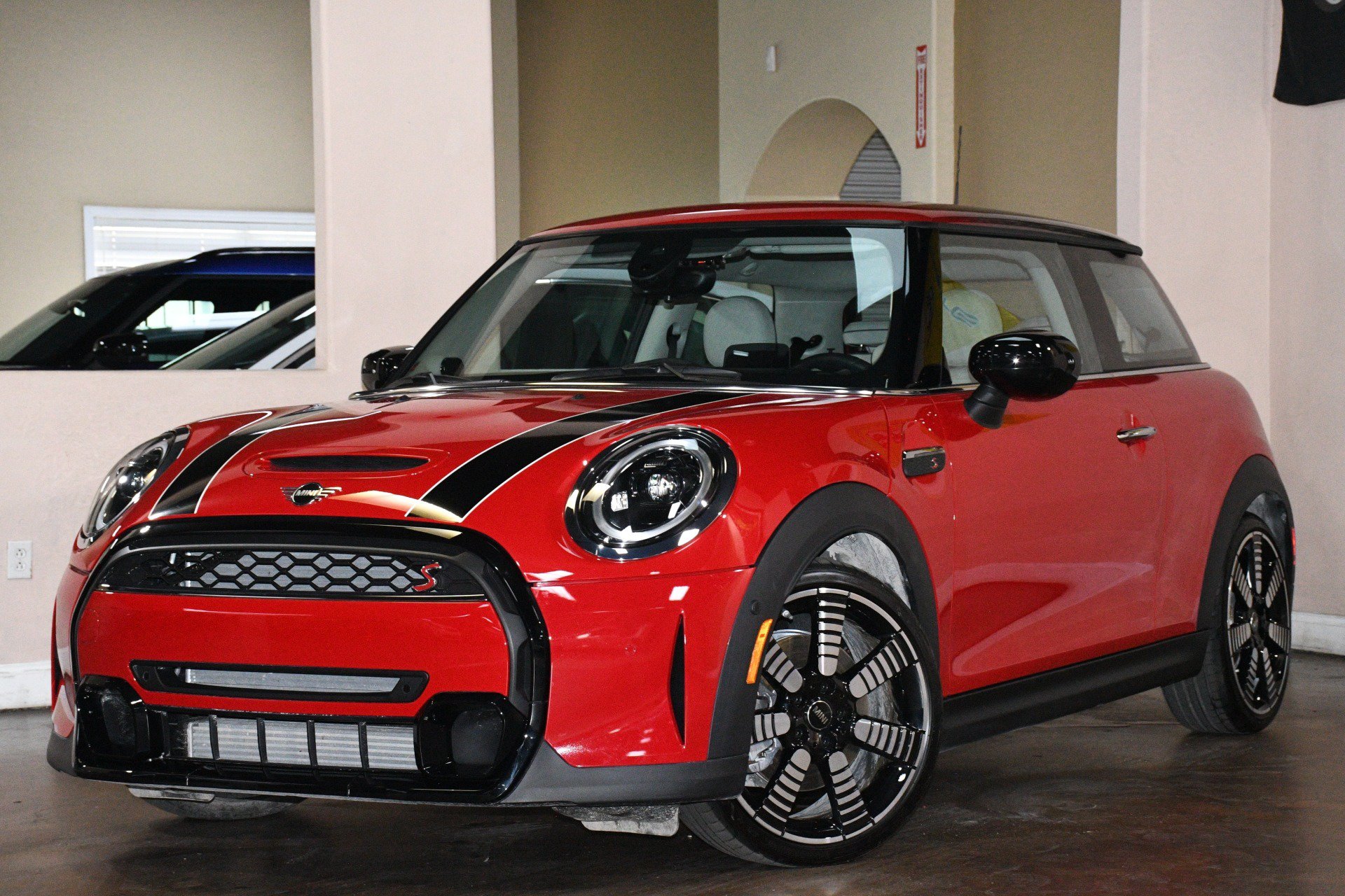 Used 2023 MINI Cooper S FWD image 4
