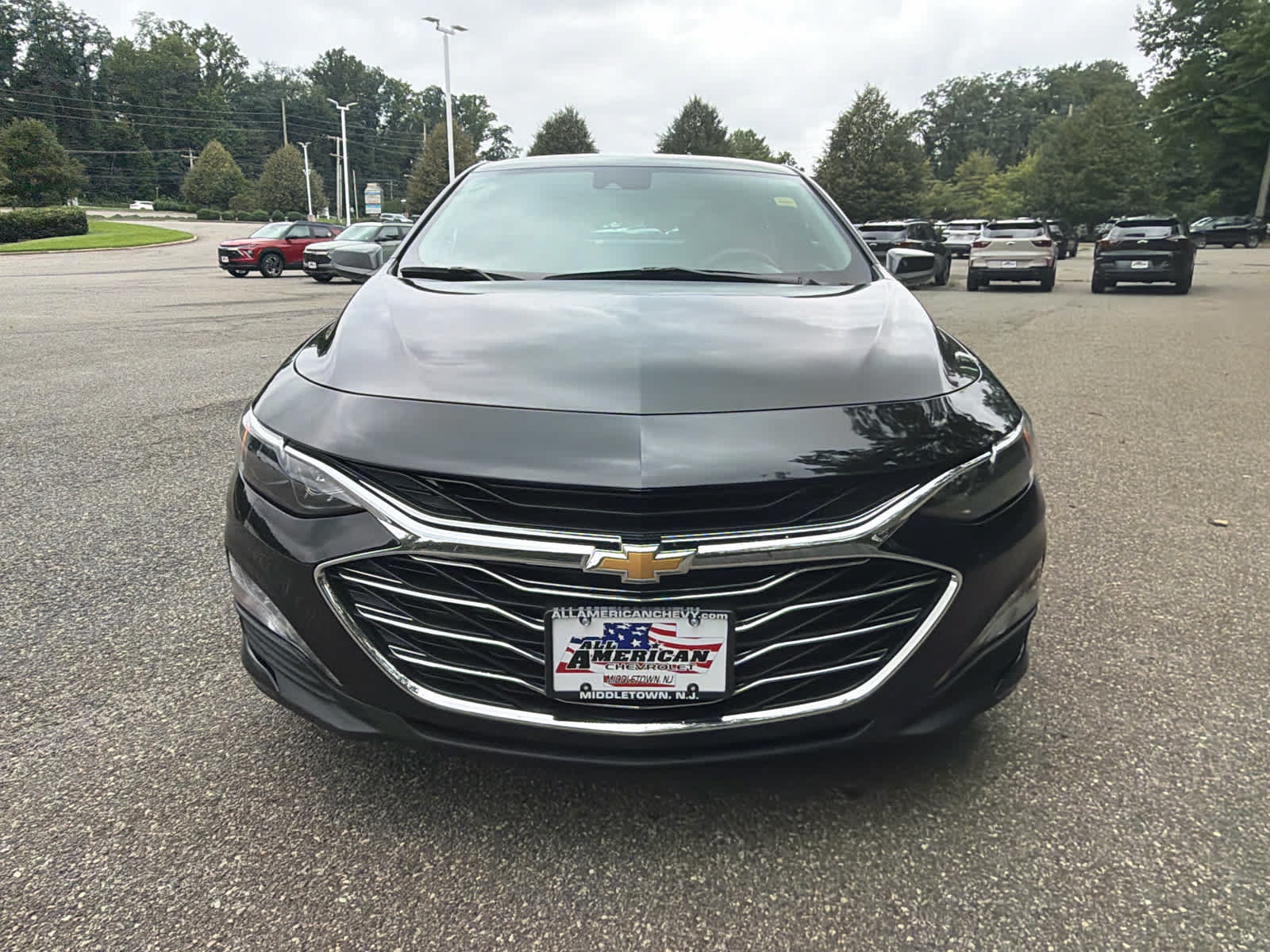 Used 2025 Chevrolet Malibu LT FWD image 2