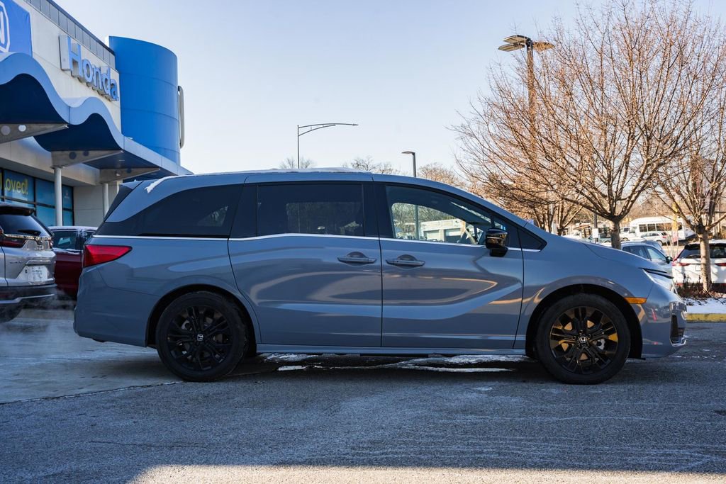 Used 2025 Honda Odyssey Sport-L image 3