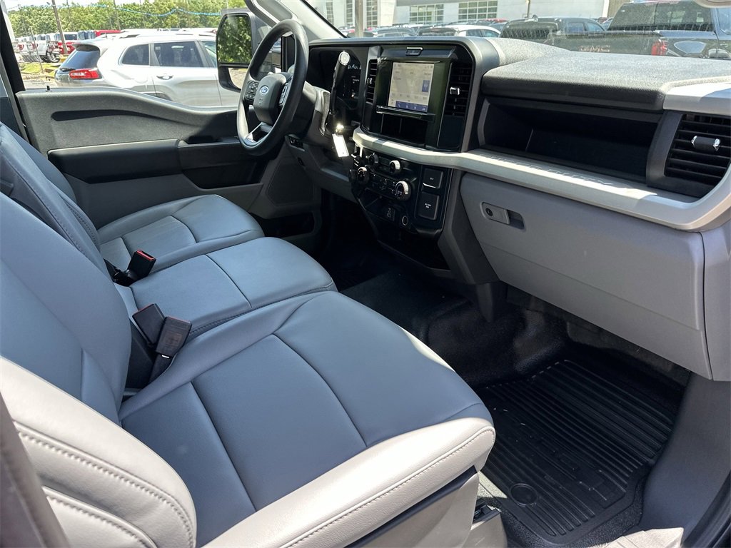 New 2025 Ford F250 XL w/ XL Chrome Package image 23