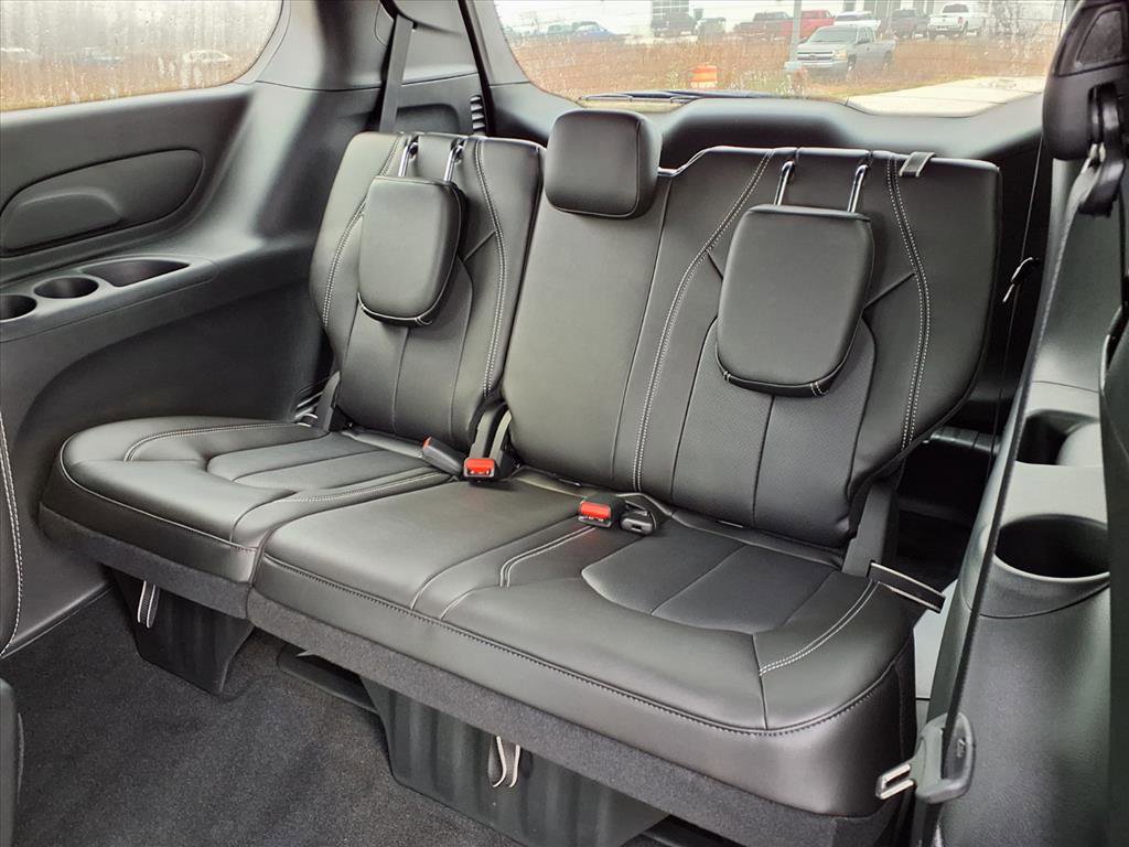 New 2026 Chrysler Voyager LX image 28