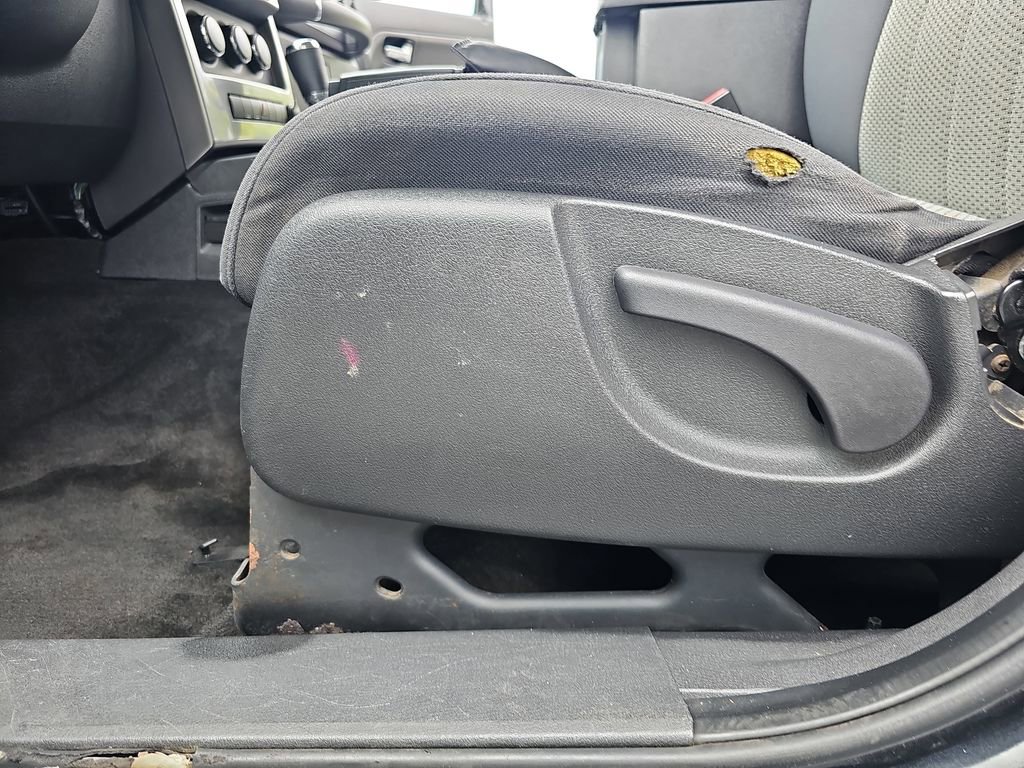 Used 2010 Jeep Liberty Sport AWD/4WD image 31