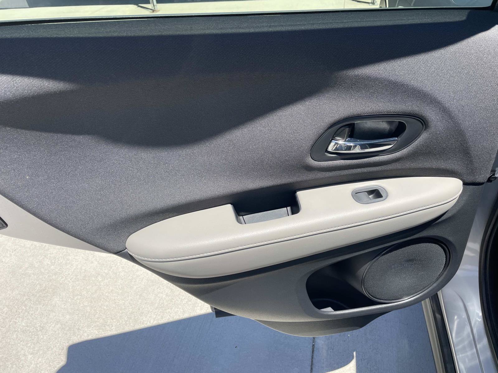 Used 2019 Honda HR-V LX image 15