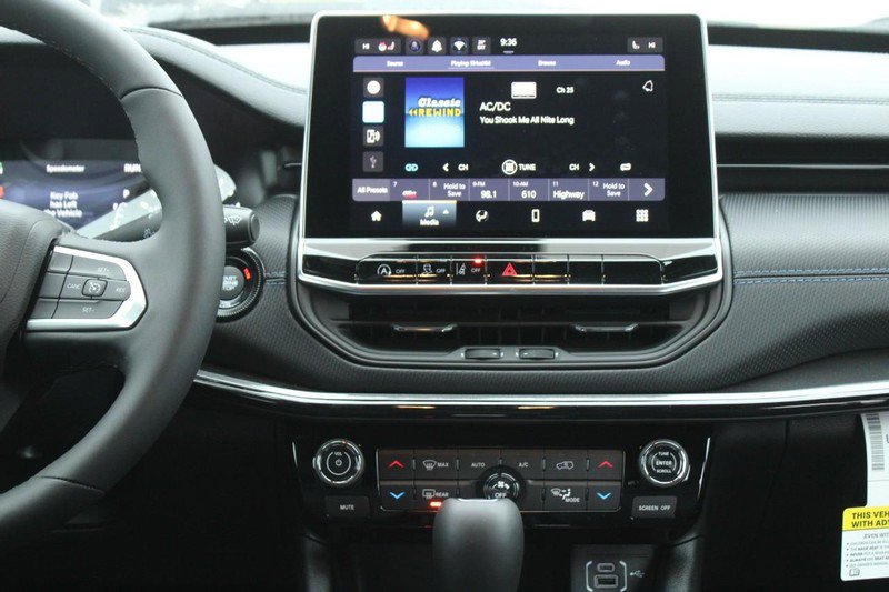 New 2026 Jeep Compass Latitude AWD/4WD image 7