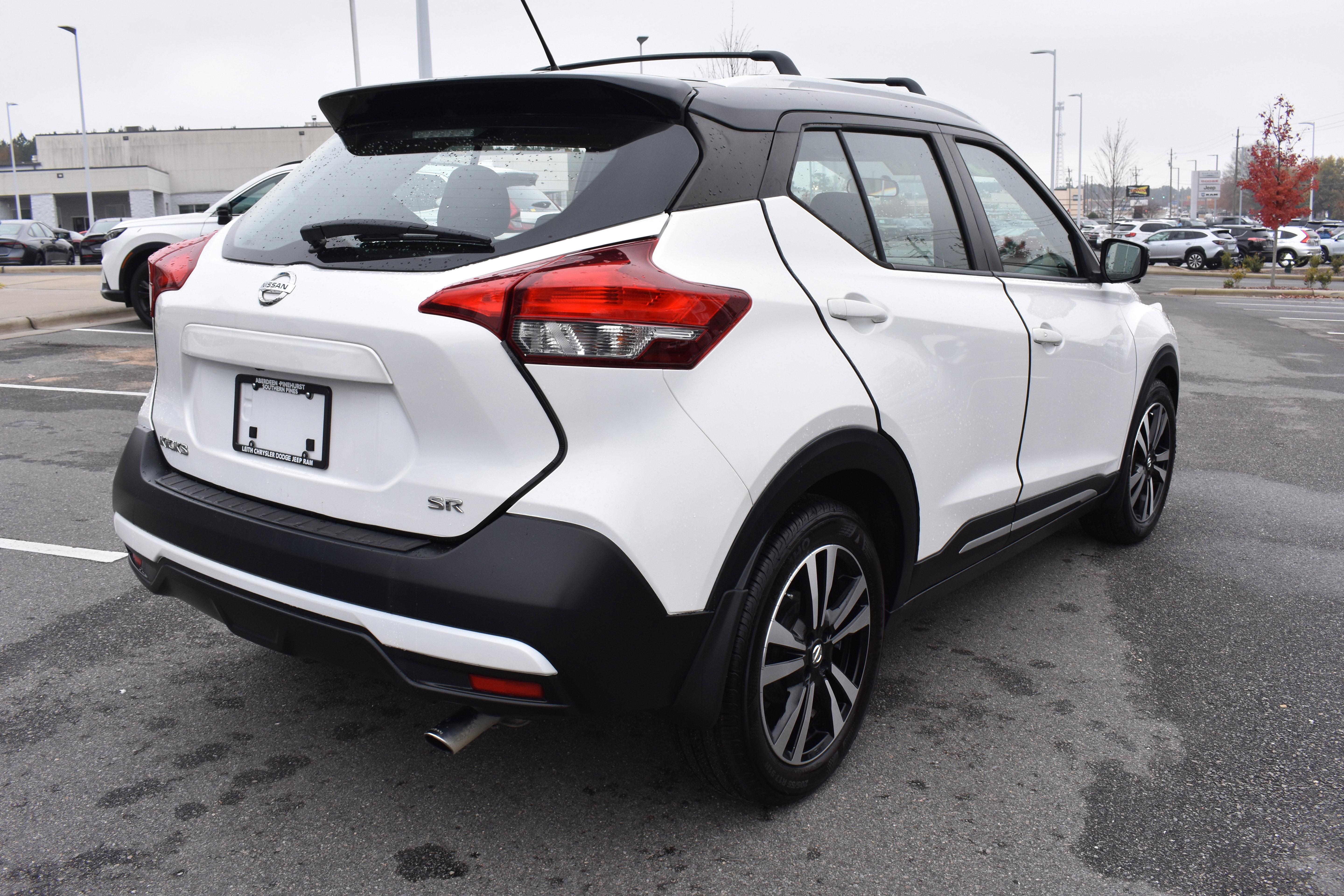 Used 2019 Nissan Kicks SR w/ Exterior Package image 9