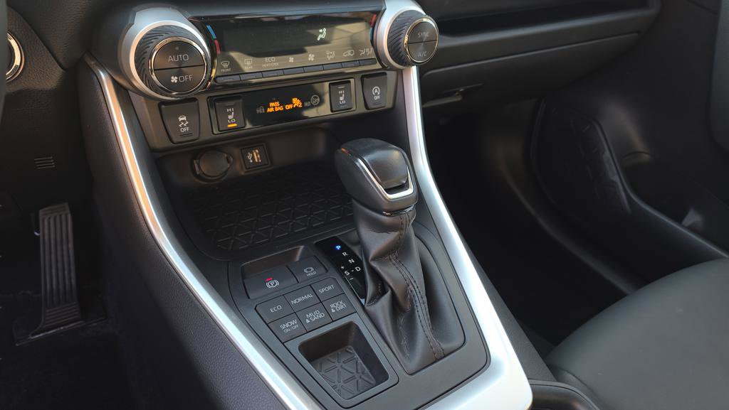 Certified 2023 Toyota RAV4 XLE Premium image 24