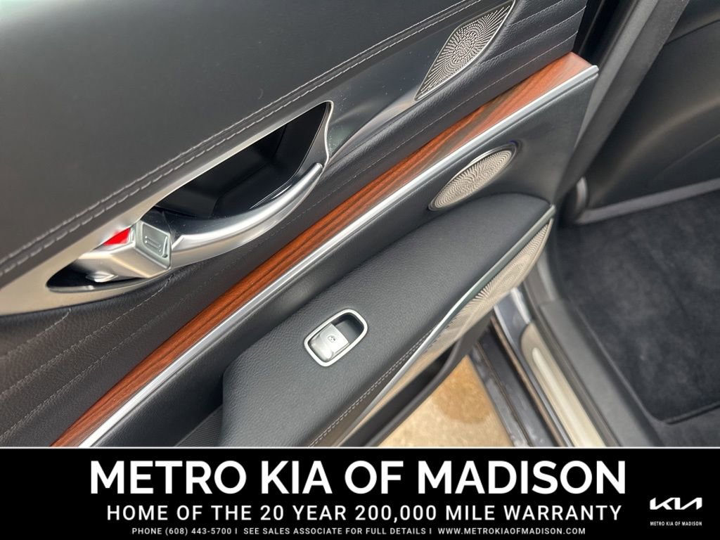 Used 2020 Kia K900 Luxury w/ VIP Package image 27